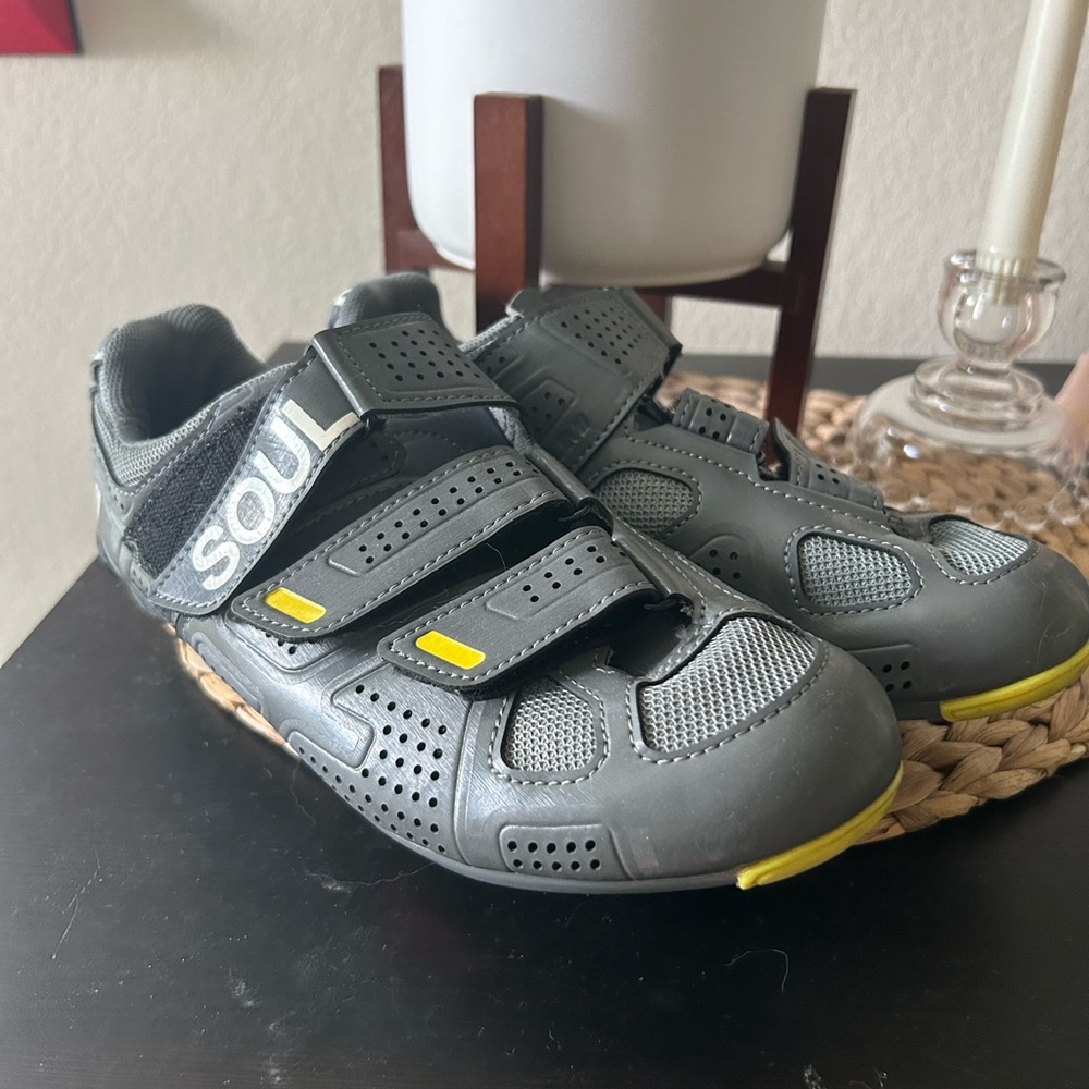 SoulCycle Spin Shoes with Clips